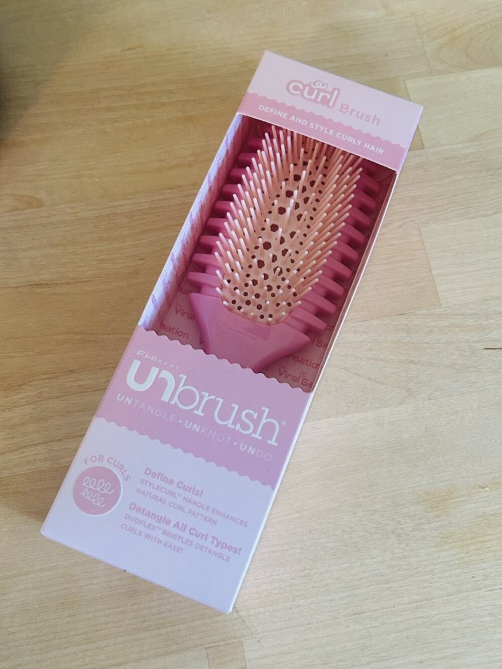 NEW Unbrush Curl Detangle and Defining Brush StyleCurl handle in Pink Clouds
